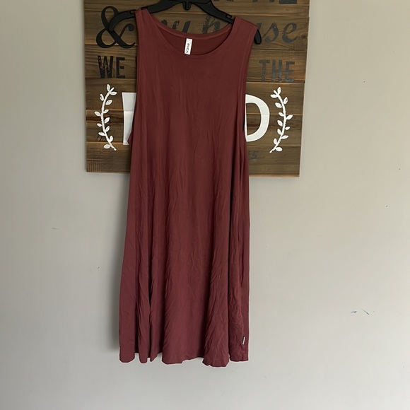 Bundle of Two RVCA Lightweight Dresses - Picture 2 of 7